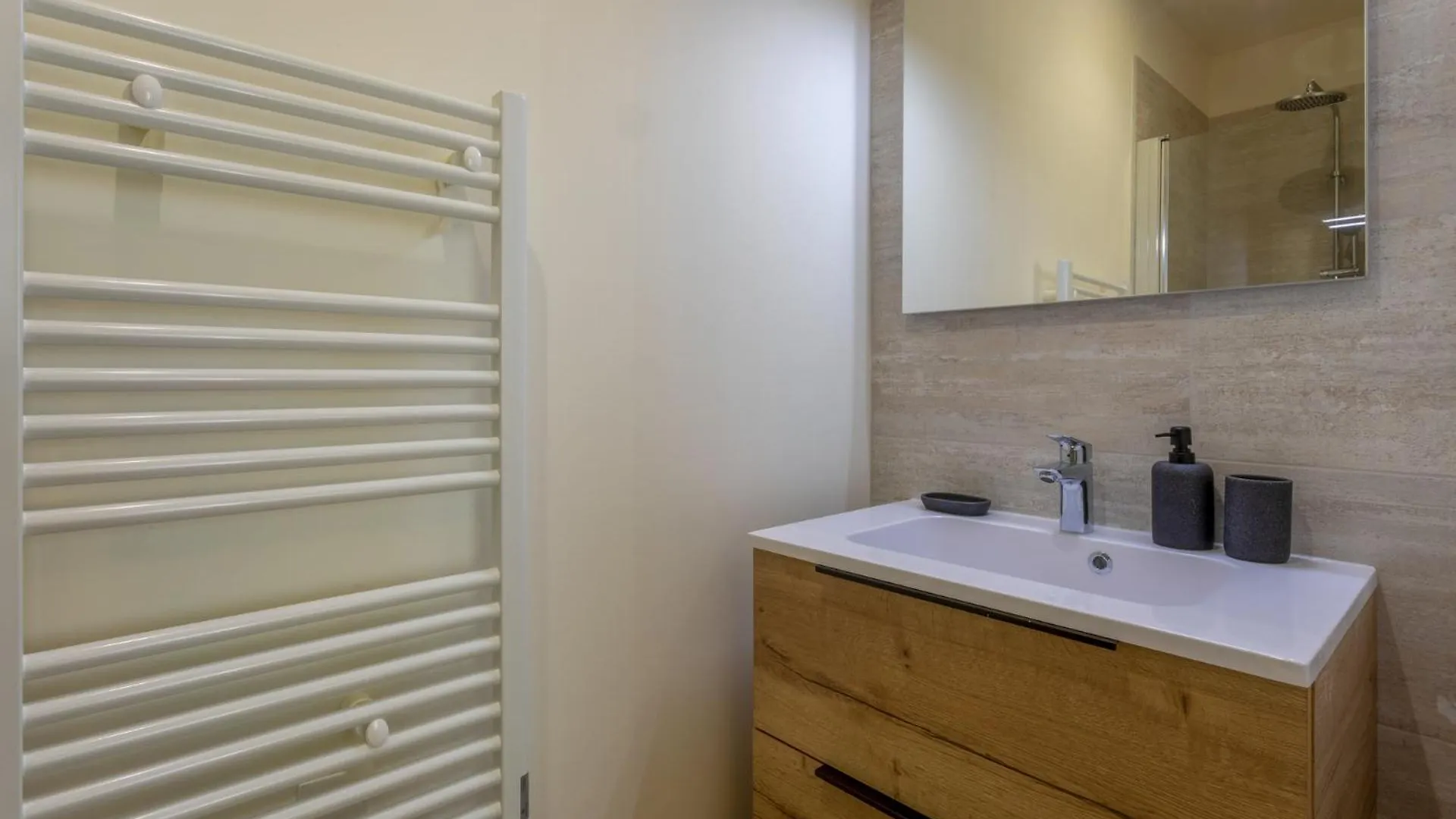 Sky View Apartment Toulouse France
